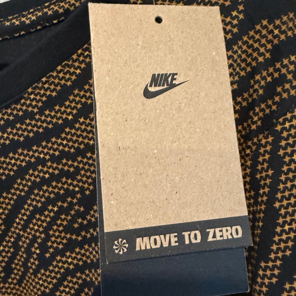Nike Women’s 1X Long Sleeved Crew Tee Shirt - Picture 3 of 6